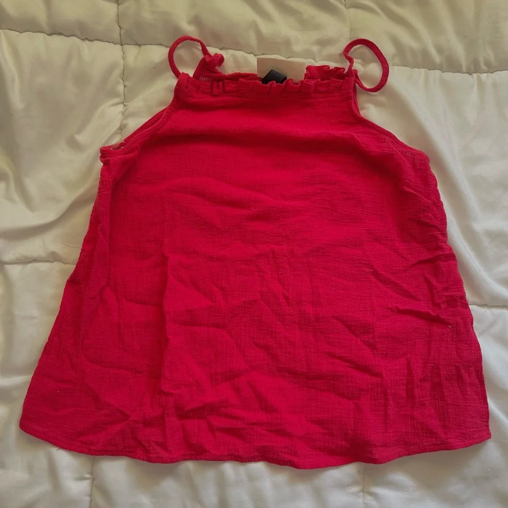 Universal Thread Red Tank - Picture 1 of 2